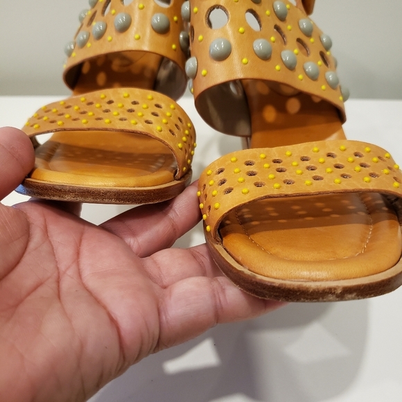 Donald J. Pliner "Estee" Leather Ankle Strap Heel - Sz 9M US - Picture 6 of 10